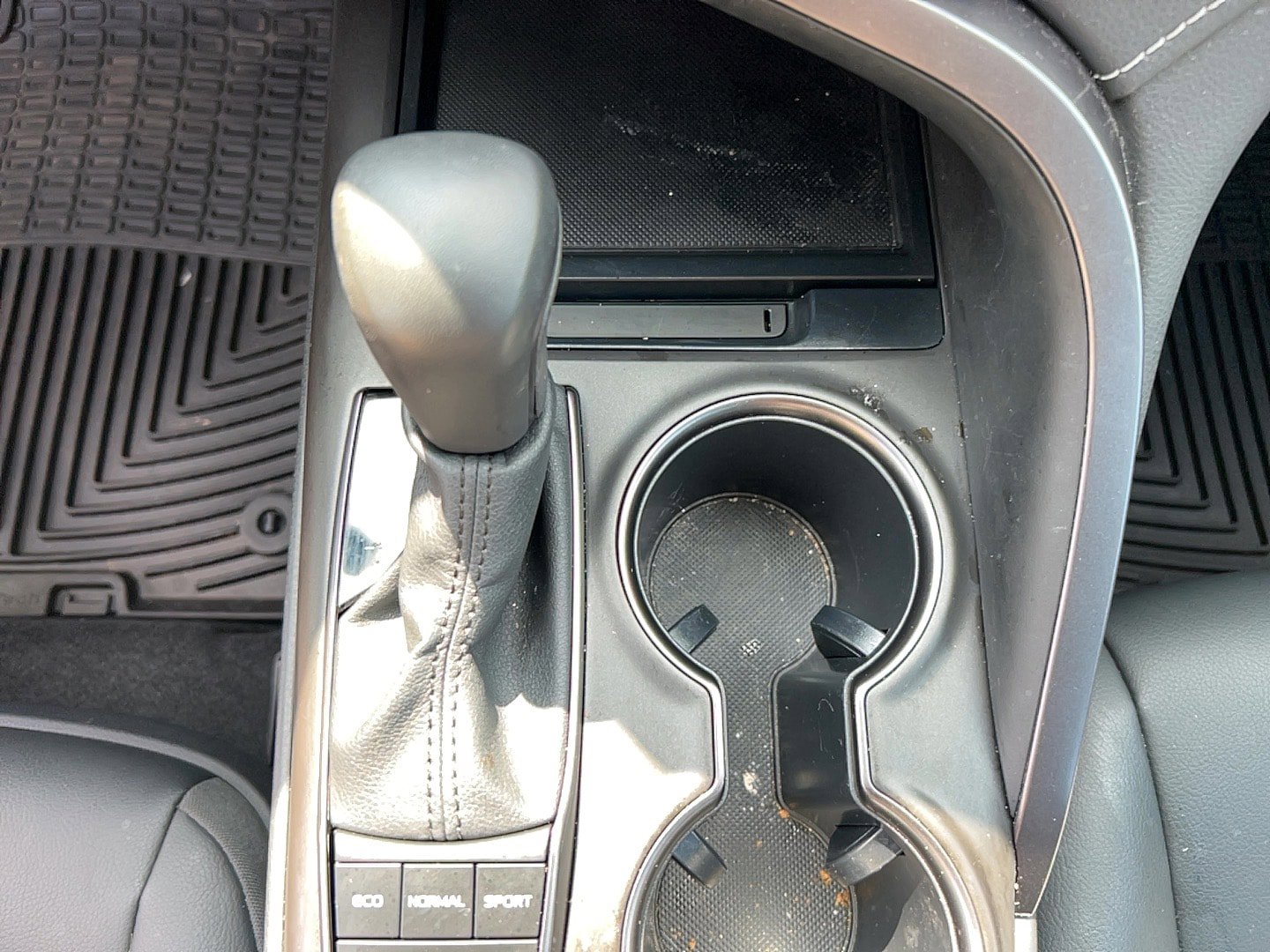 Used 2023 Toyota Camry SE FWD image 19