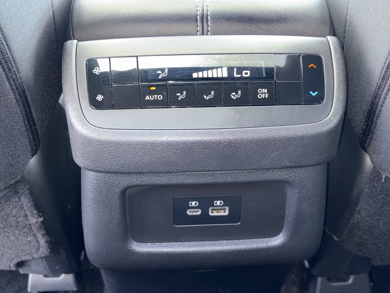 Certified 2025 Nissan Pathfinder SV w/ SV Premium Package FWD image 19