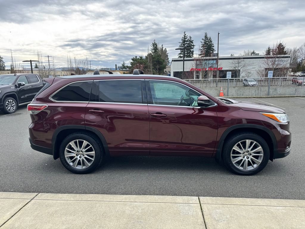 Used 2015 Toyota Highlander XLE image 38