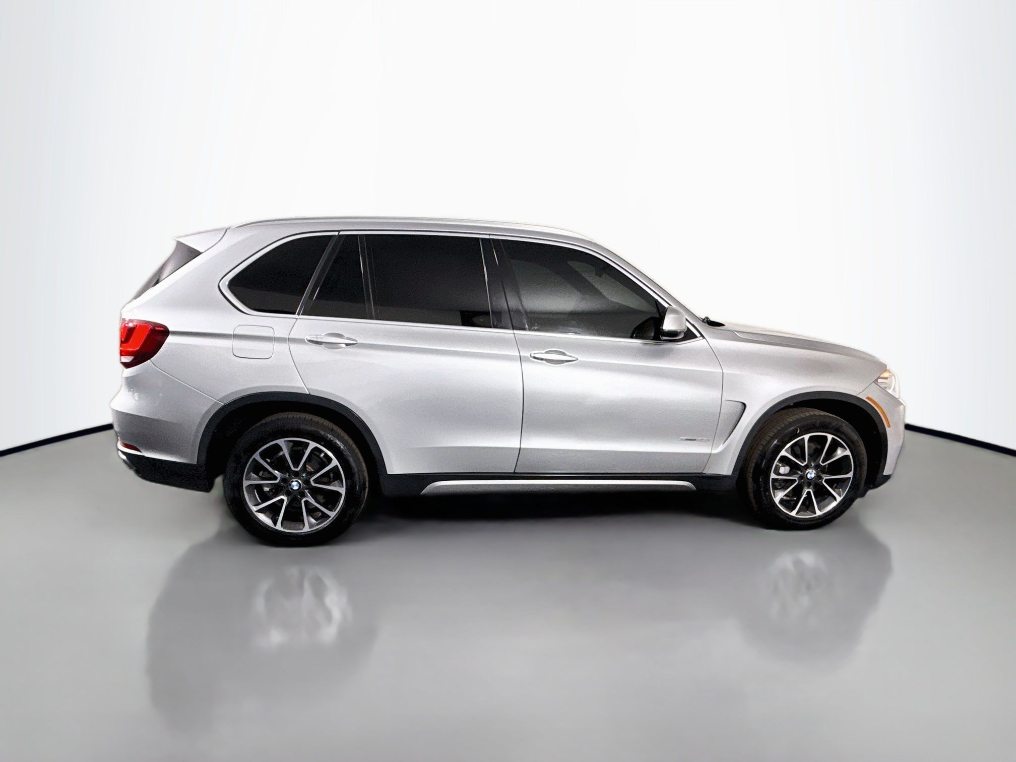 Used 2018 BMW X5 sDrive35i RWD image 11