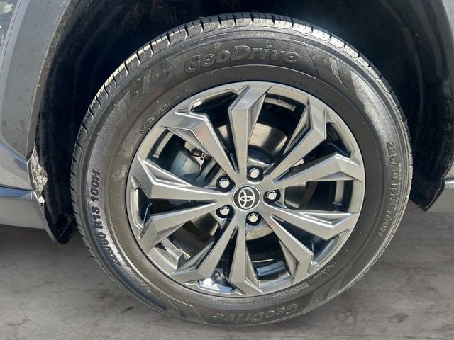 Certified 2022 Toyota RAV4 Limited w/ Limited Grade Weather Package AWD/4WD image 9