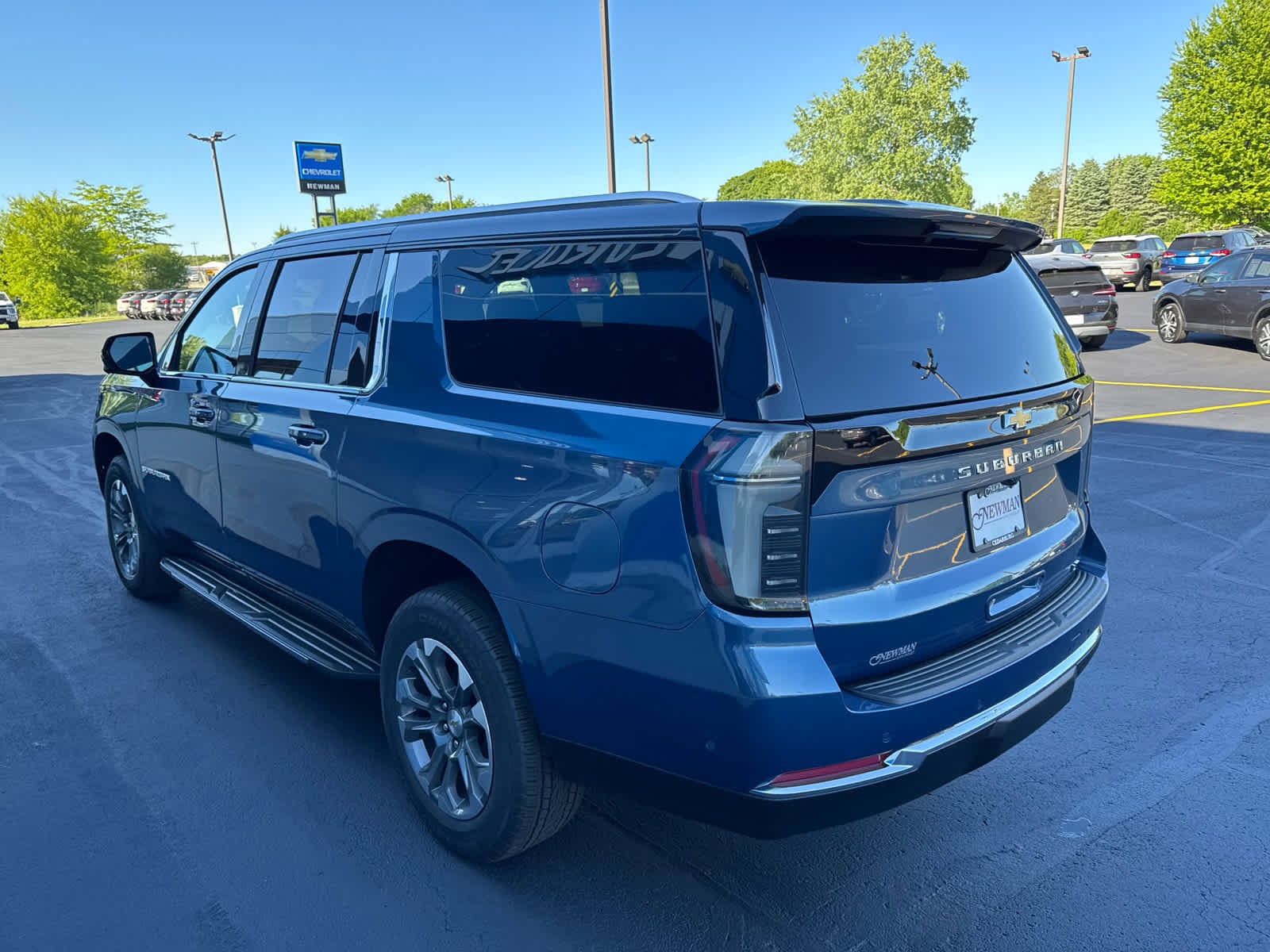 New 2026 Chevrolet Suburban LT w/ Comfort Package AWD/4WD image 10
