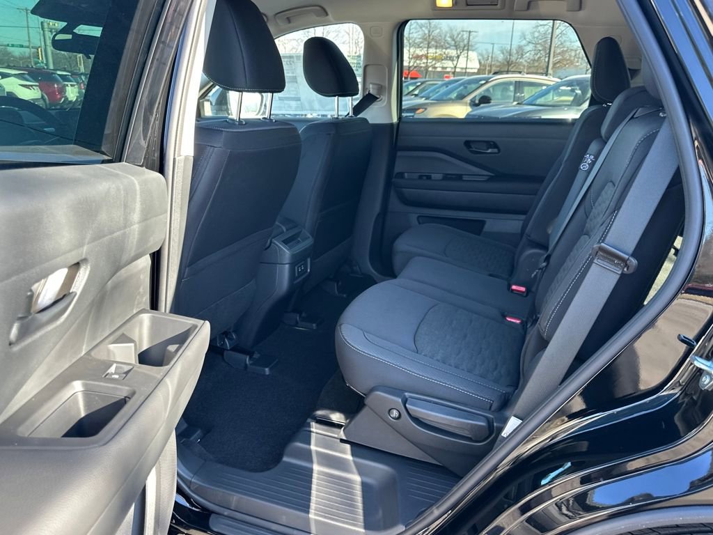 New 2026 Nissan Pathfinder SV image 13
