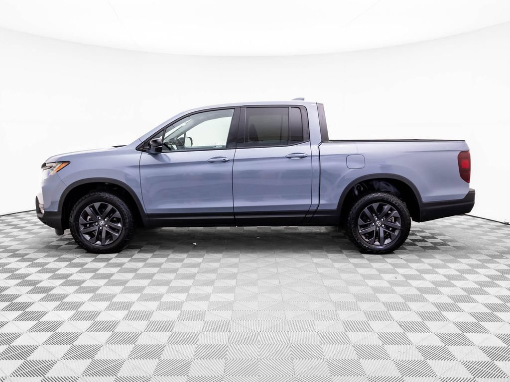 Used 2025 Honda Ridgeline Sport image 2