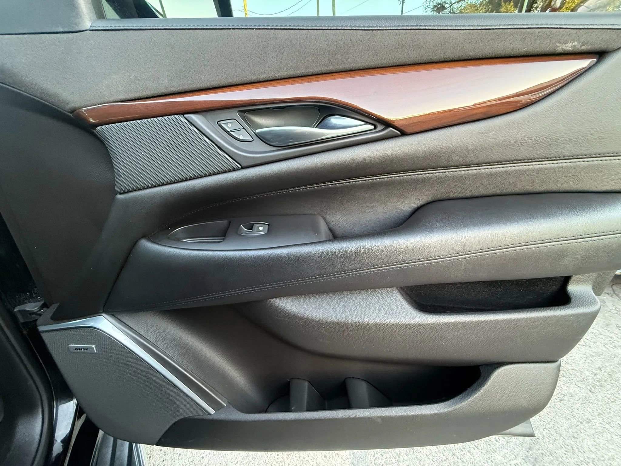 Used 2018 Cadillac Escalade Luxury image 24
