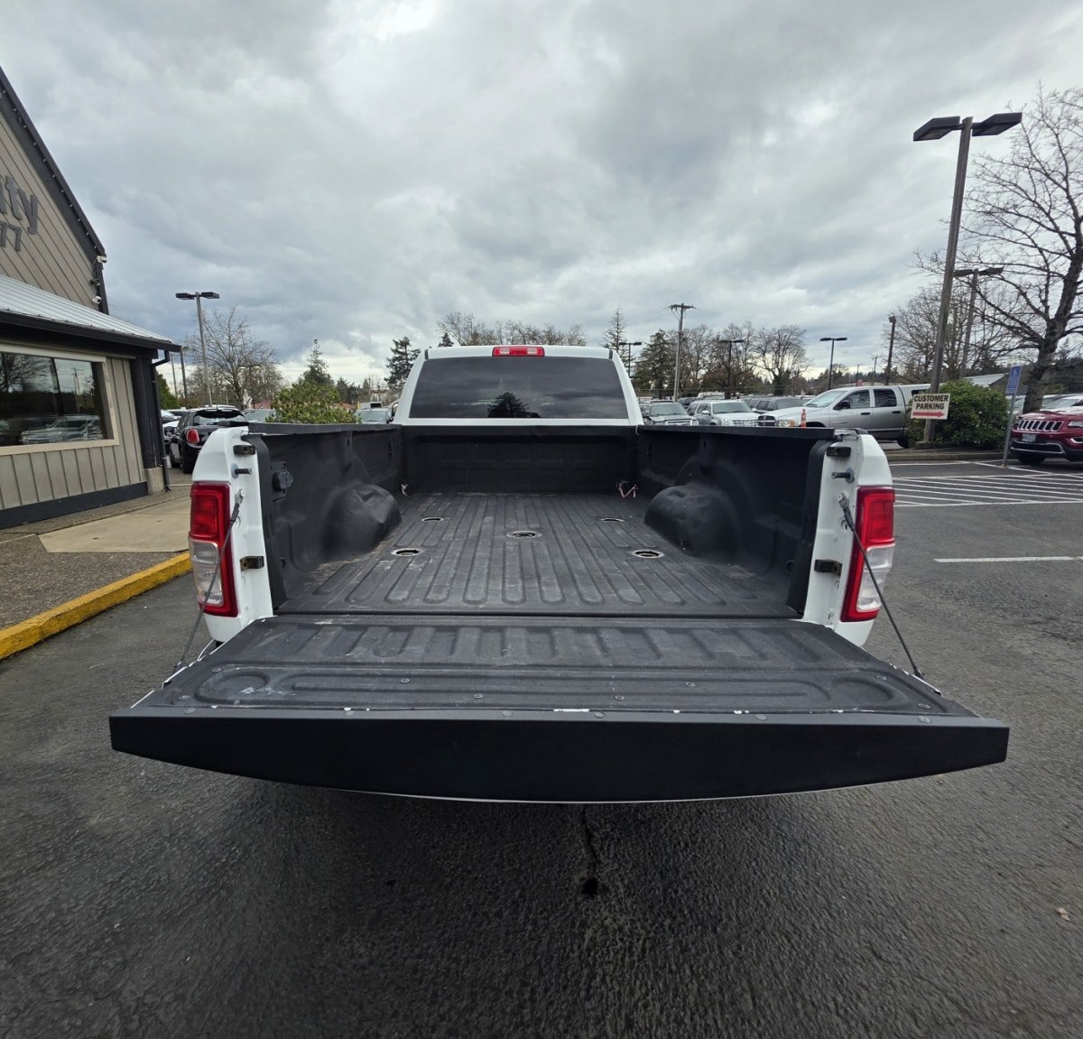 Used 2020 RAM 3500 Big Horn AWD/4WD image 17