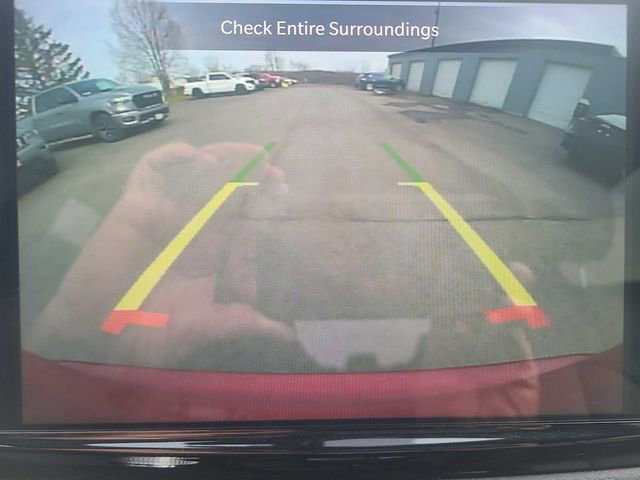 Used 2025 Chrysler Pacifica Select image 27