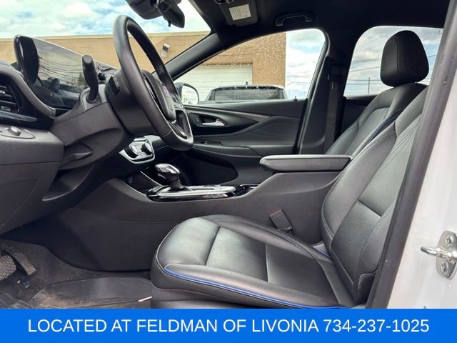 Certified 2025 Buick Envista Sport Touring w/ Convenience I Package FWD image 6