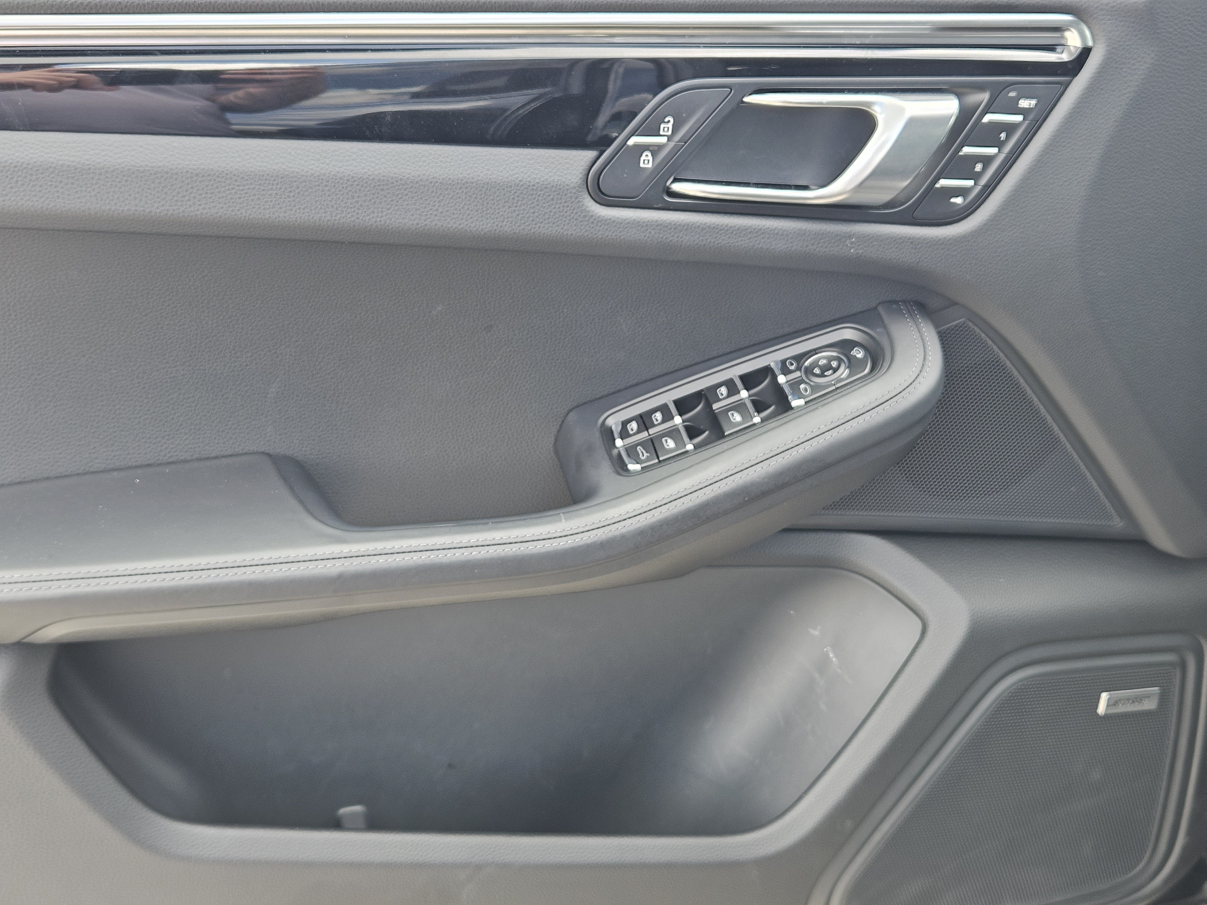 Certified 2026 Porsche Macan Turbo AWD/4WD image 22