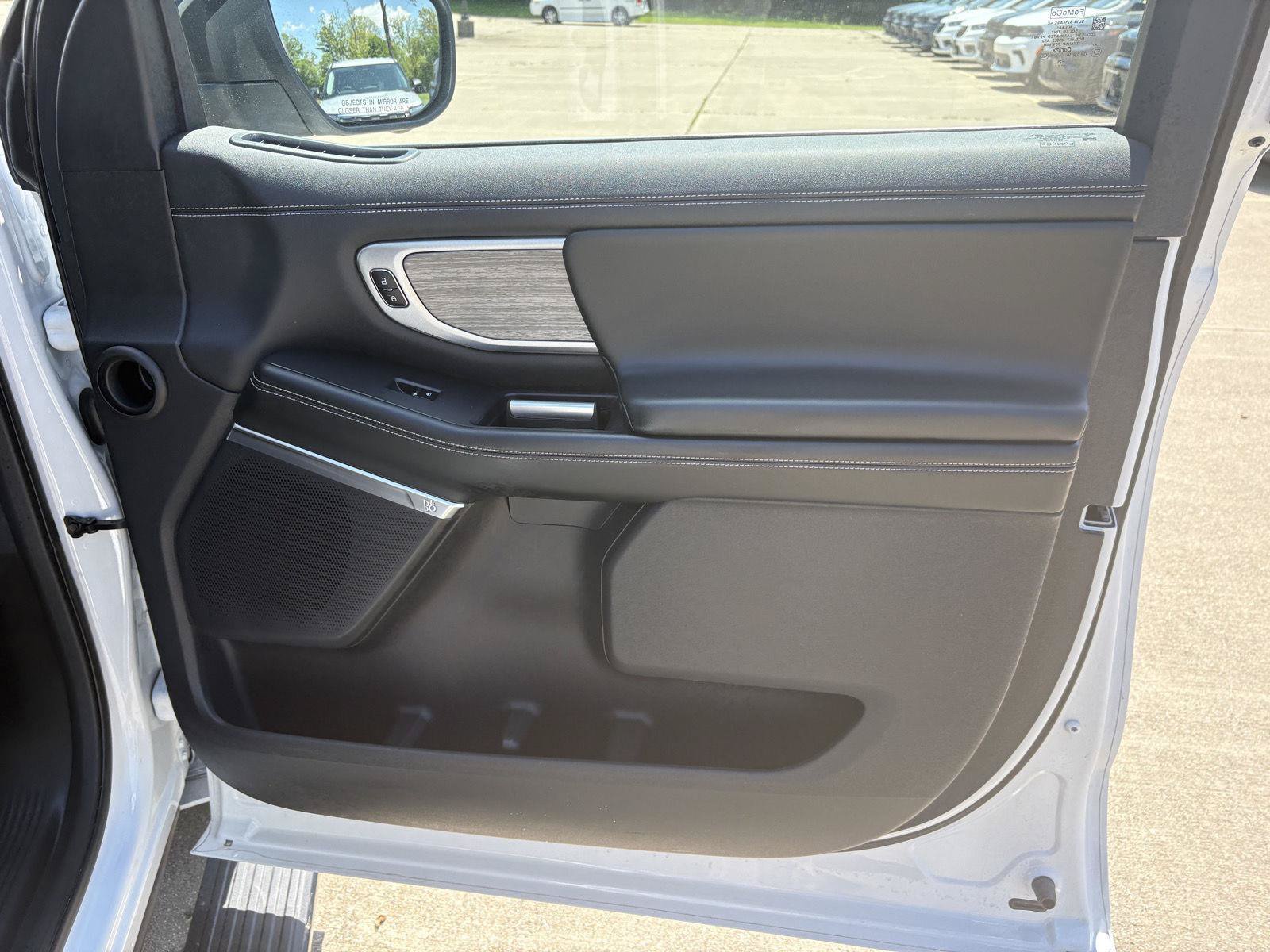 Used 2025 Ford Expedition Platinum AWD/4WD image 18