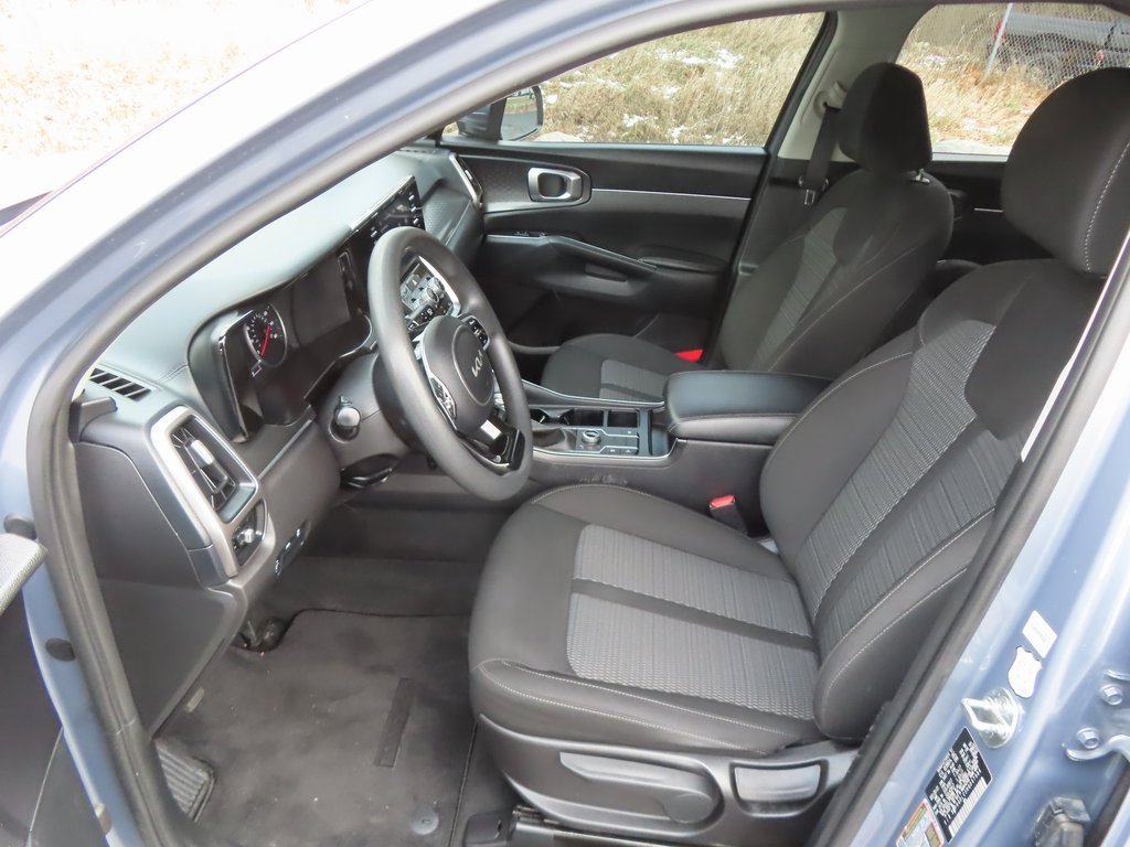 Used 2022 Kia Sorento LX image 17