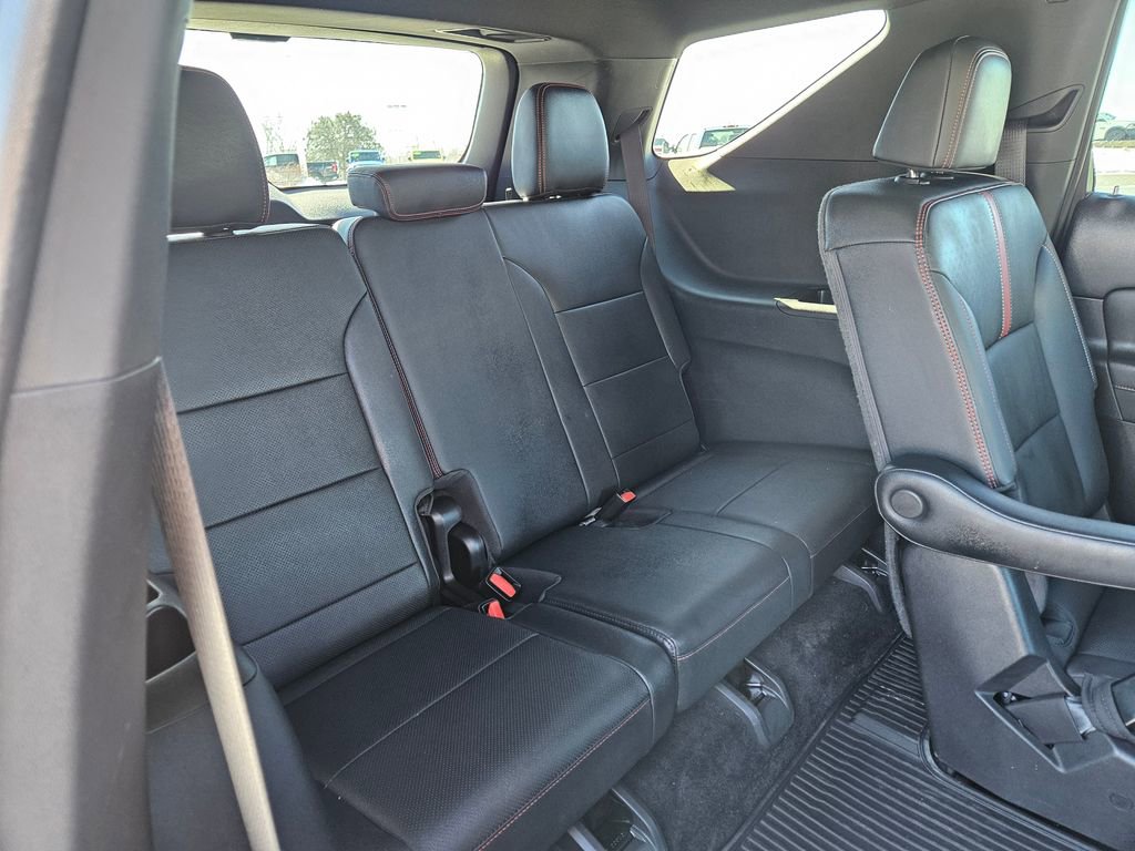 Used 2024 Chevrolet Traverse RS image 35
