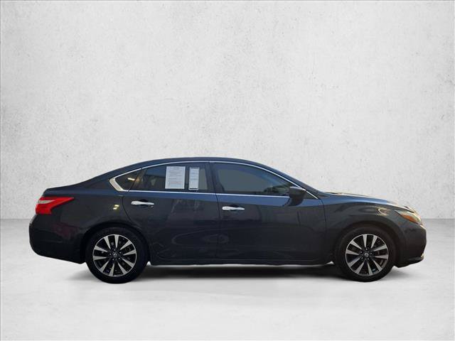 Used 2017 Nissan Altima 2.5 SV FWD image 4