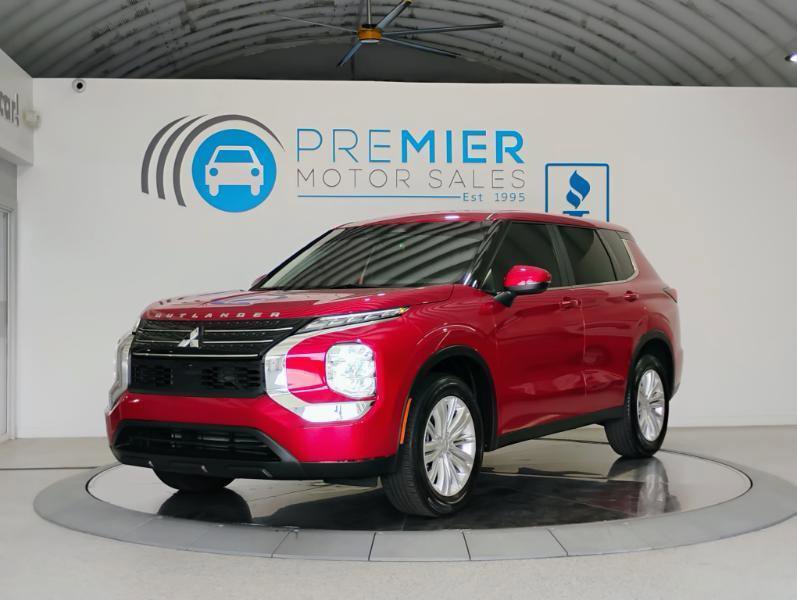 Used 2024 Mitsubishi Outlander ES FWD image 2