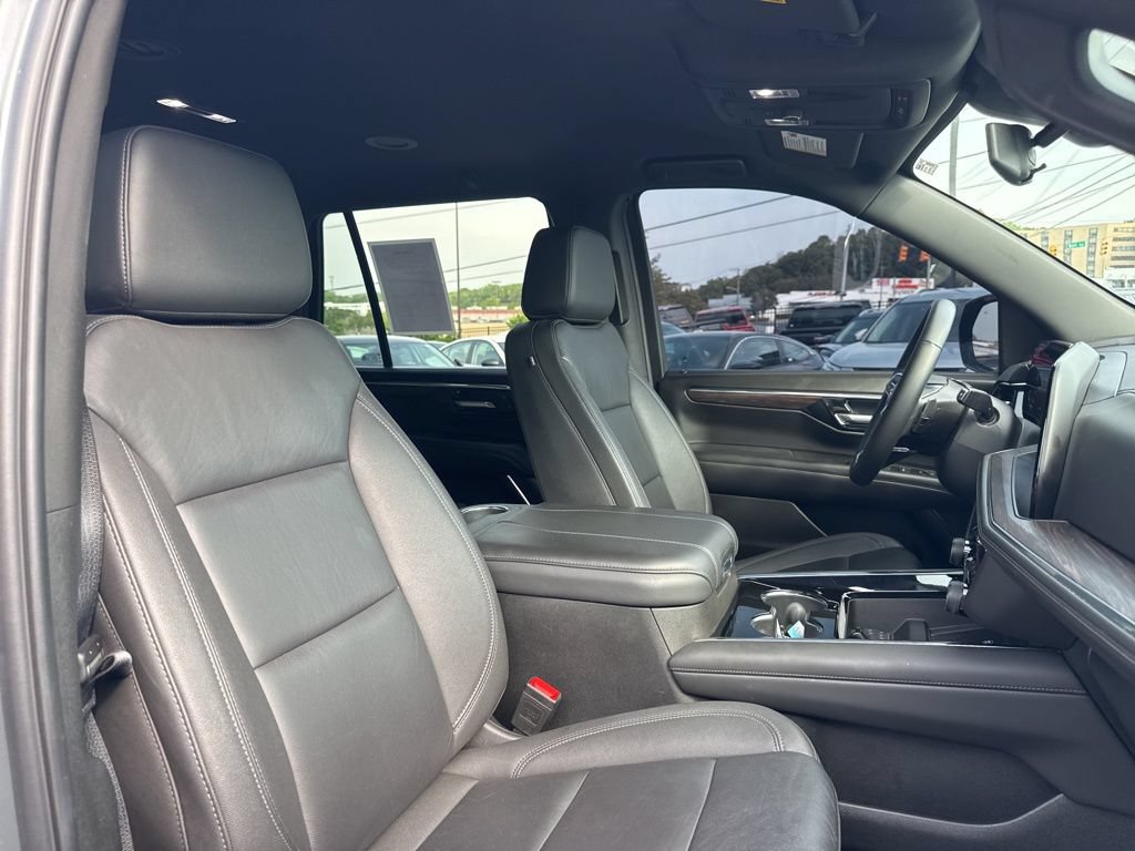 Used 2025 Chevrolet Tahoe LT AWD/4WD image 17