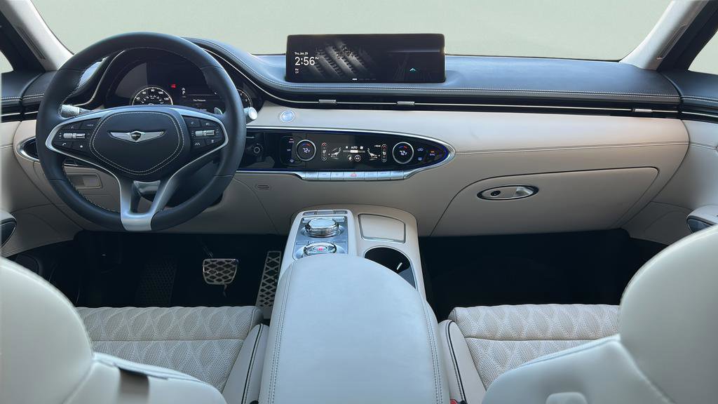 Used 2025 Genesis GV70 3.5T Sport w/ Sport Advanced Package AWD/4WD image 31