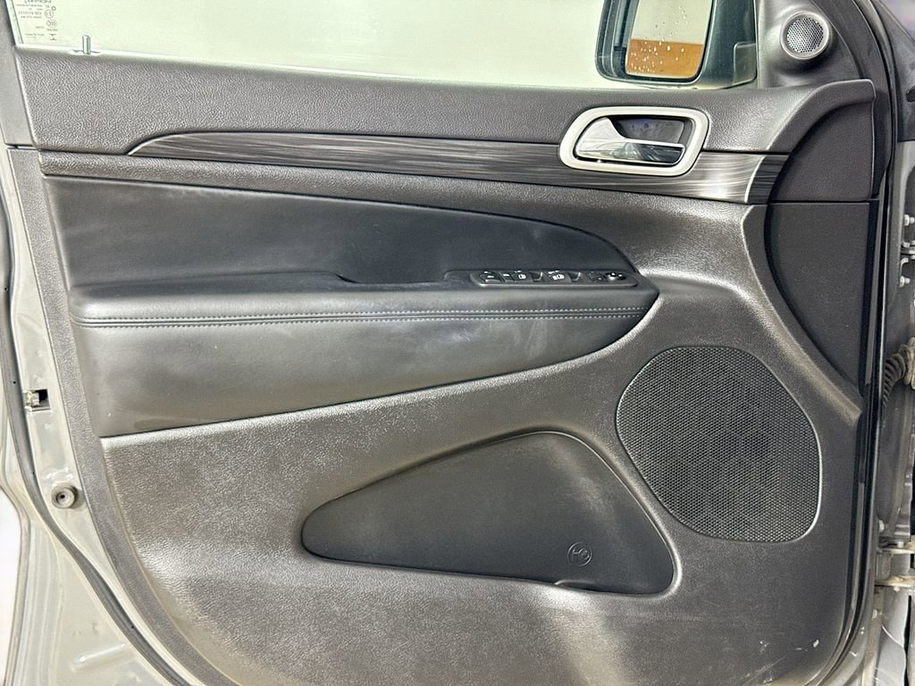 Certified 2021 Jeep Grand Cherokee Laredo X image 11