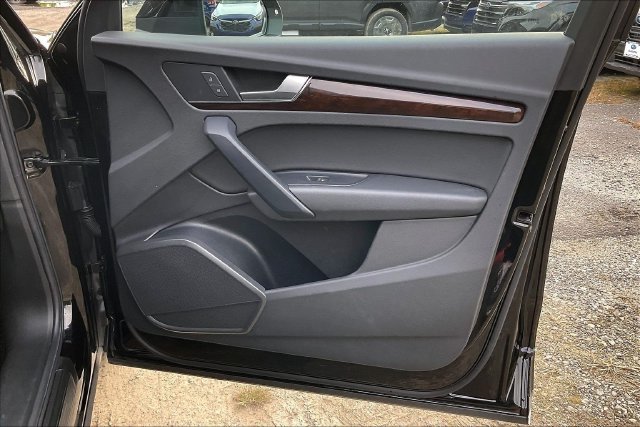 Used 2019 Audi Q5 2.0T Premium Plus w/ Convenience Package AWD/4WD image 24