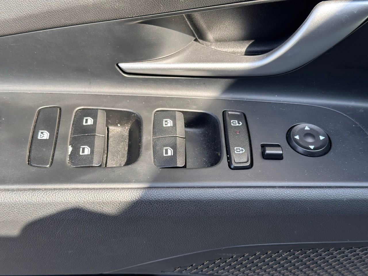 Used 2025 Hyundai Elantra Blue image 29