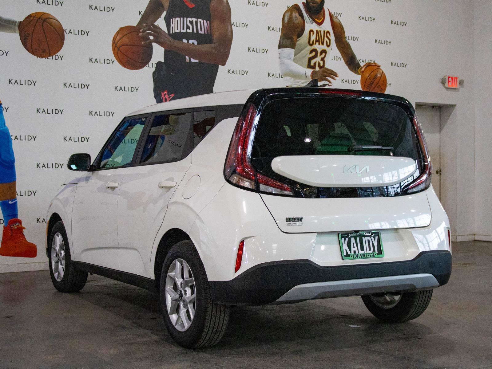 Used 2025 Kia Soul LX w/ LX Technology Package FWD image 21