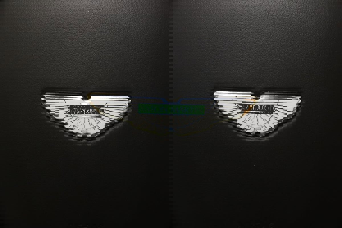 Used 2019 Aston Martin V8 Vantage Coupe RWD image 56