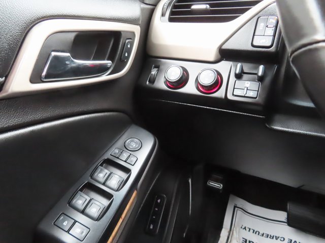 Used 2015 GMC Yukon XL Denali w/ Enhanced Security Package image 34