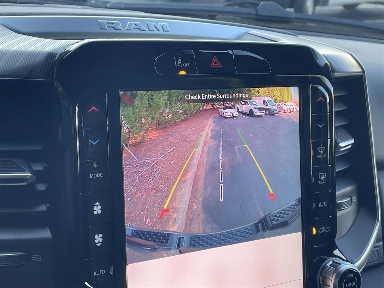 New 2026 RAM 1500 4x4 Crew Cab image 39