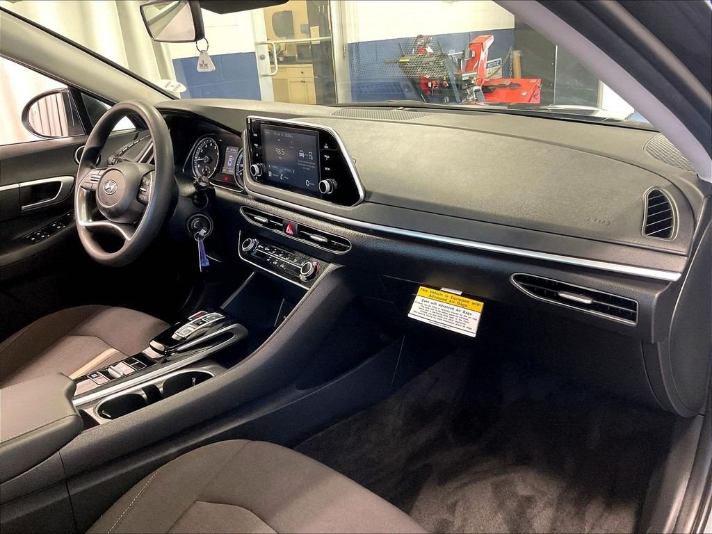 Used 2023 Hyundai Sonata SE w/ Cargo Package FWD image 14