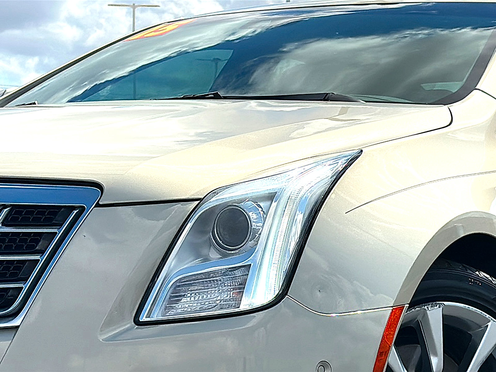 Used 2015 Cadillac XTS Luxury w/ Driver Awareness Package FWD image 4
