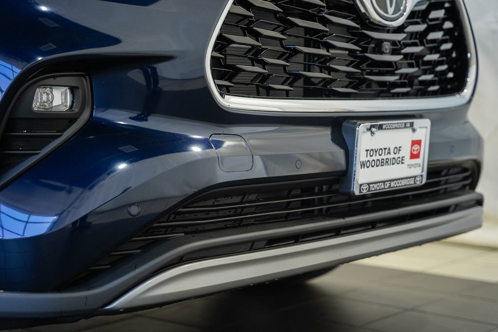 New 2026 Toyota Highlander Platinum image 13