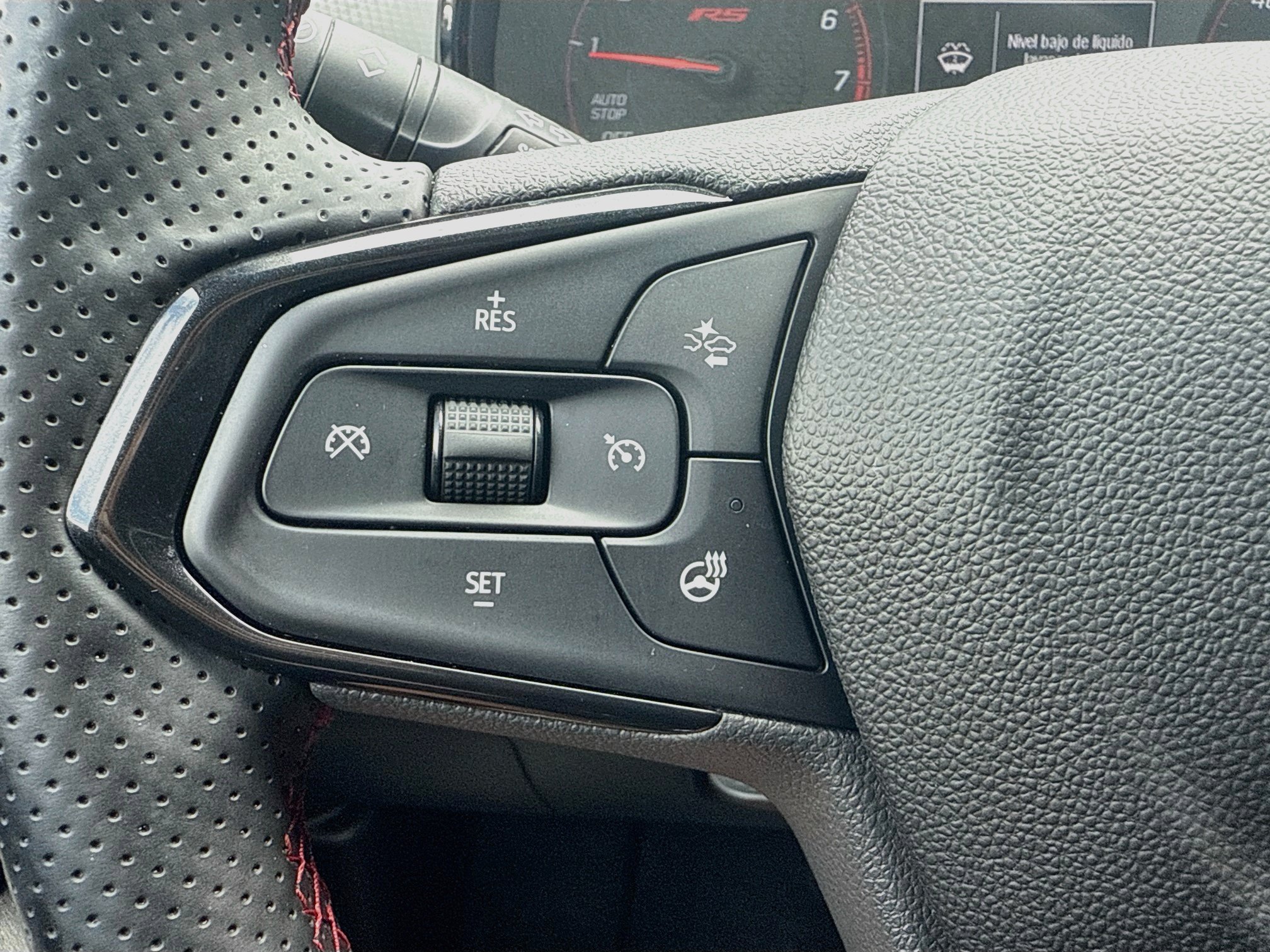 Used 2024 Chevrolet Trax RS w/ Driver Confidence Package FWD image 35
