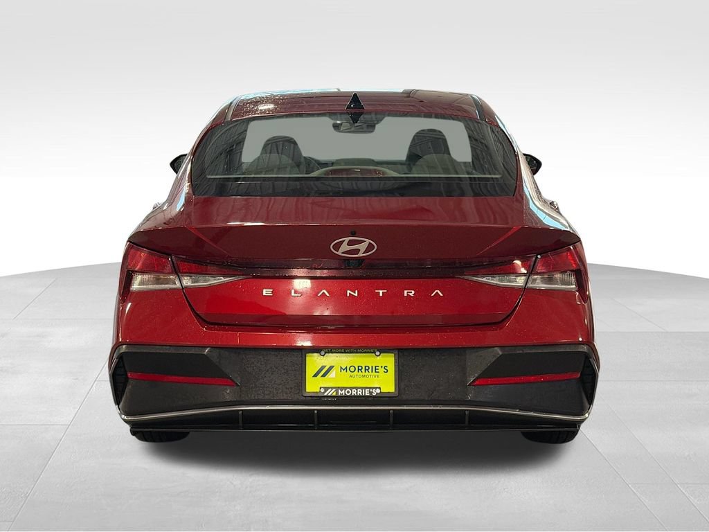 Used 2024 Hyundai Elantra SEL FWD image 7