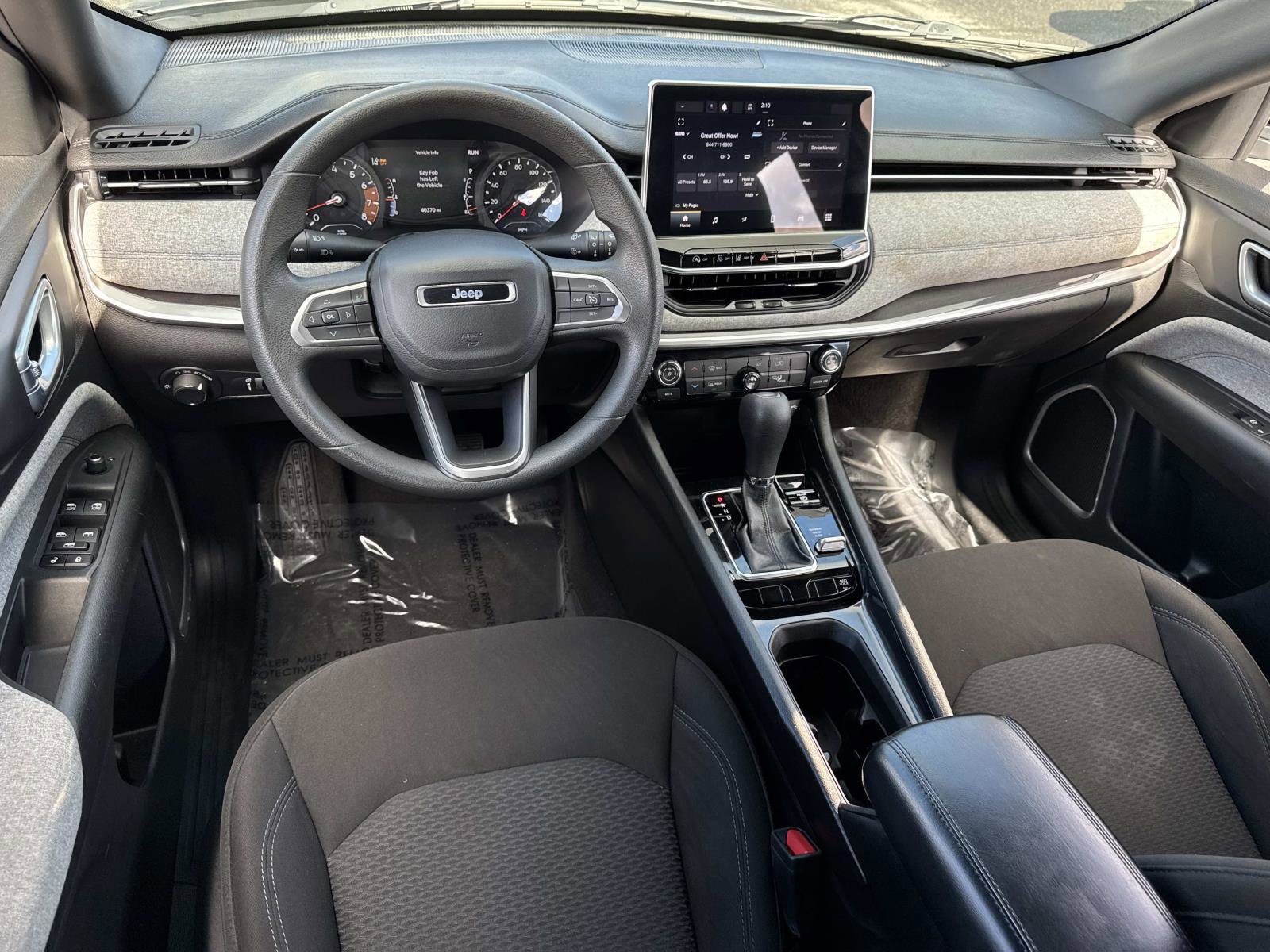 Used 2023 Jeep Compass Sport image 2