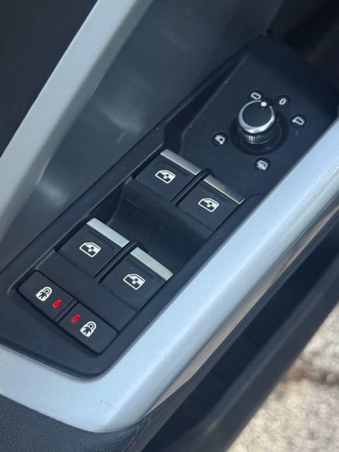 Used 2021 Audi Q3 2.0T Premium w/ Convenience Package image 4