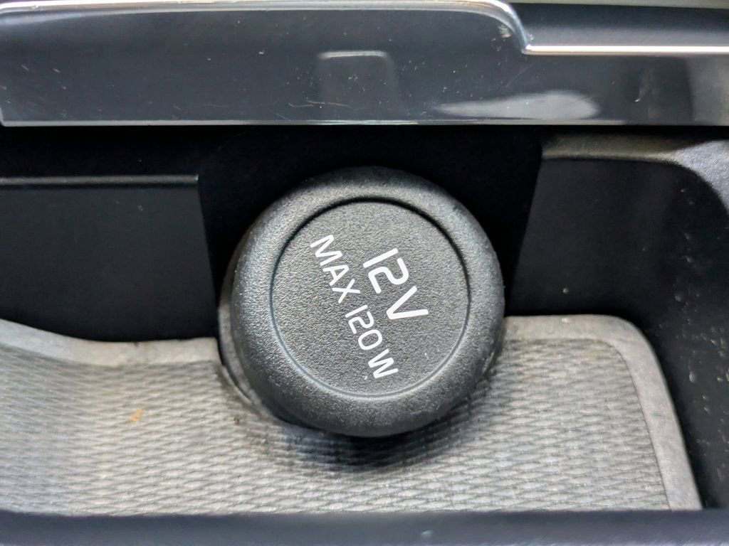 Used 2022 Volvo XC90 T5 Momentum w/ Protection Package Premier image 26