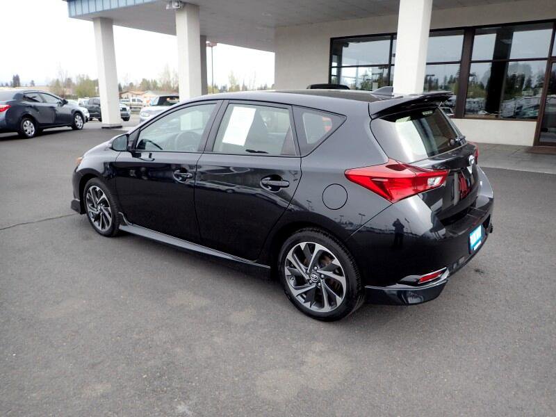 Used 2018 Toyota Corolla iM image 3