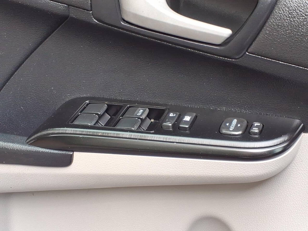 Used 2014 Toyota Camry FWD image 23