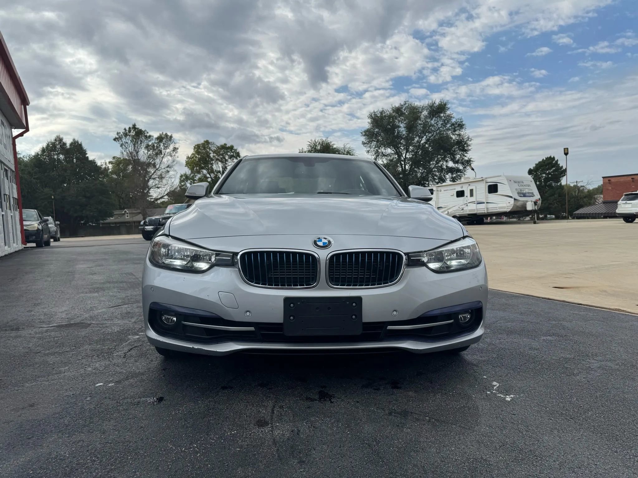 Used 2017 BMW 330e image 8