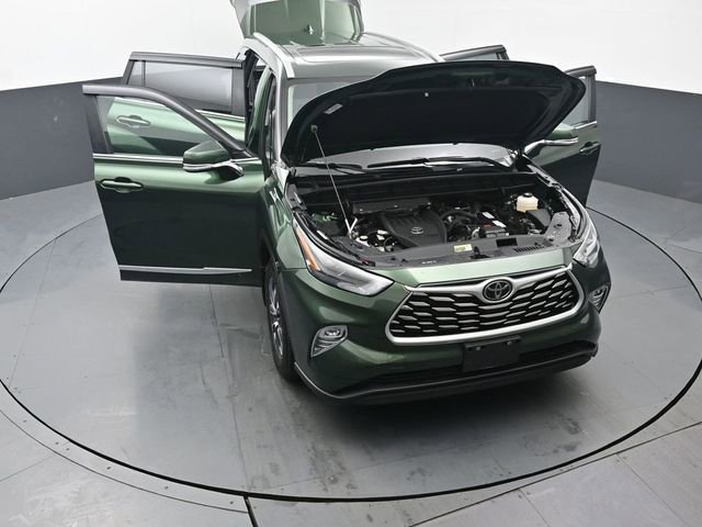 Certified 2023 Toyota Highlander XLE image 61