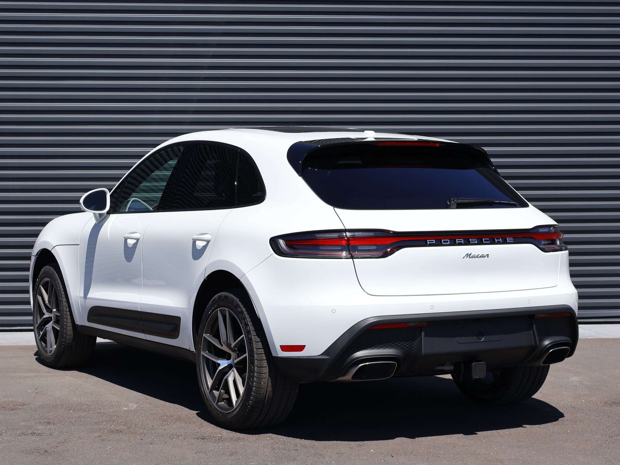 New 2026 Porsche Macan AWD/4WD image 3