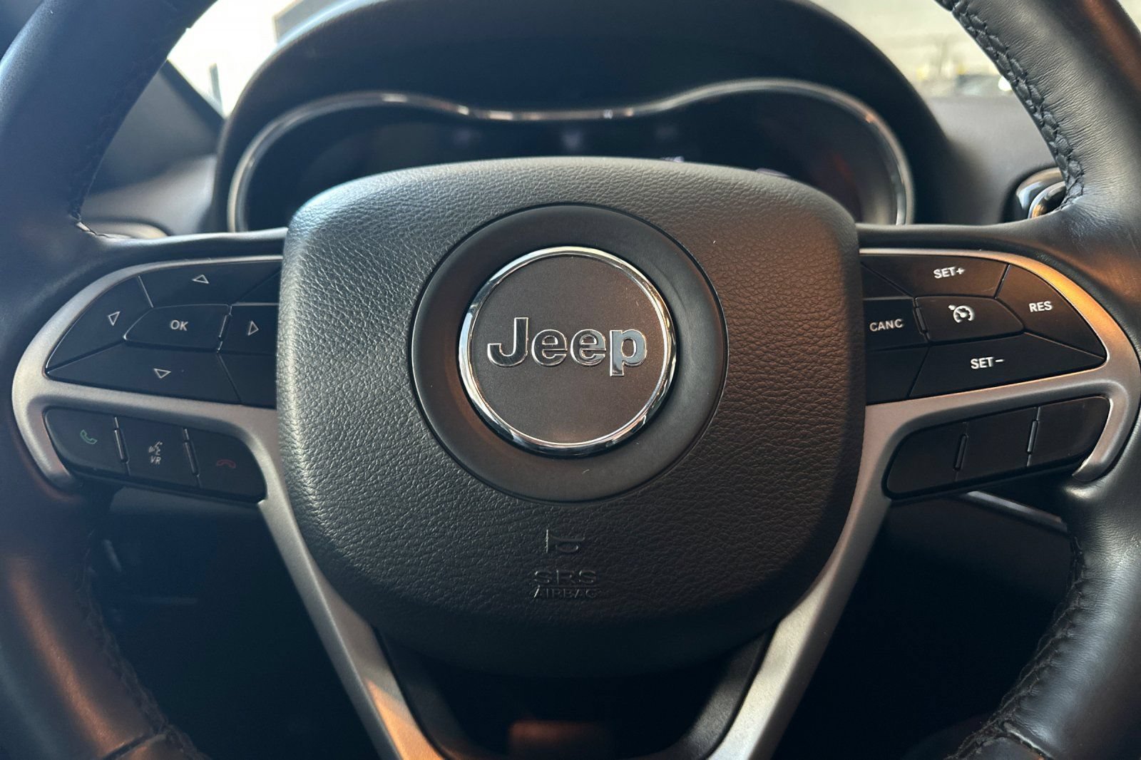 Used 2019 Jeep Grand Cherokee Limited w/ Luxury Group II AWD/4WD image 24