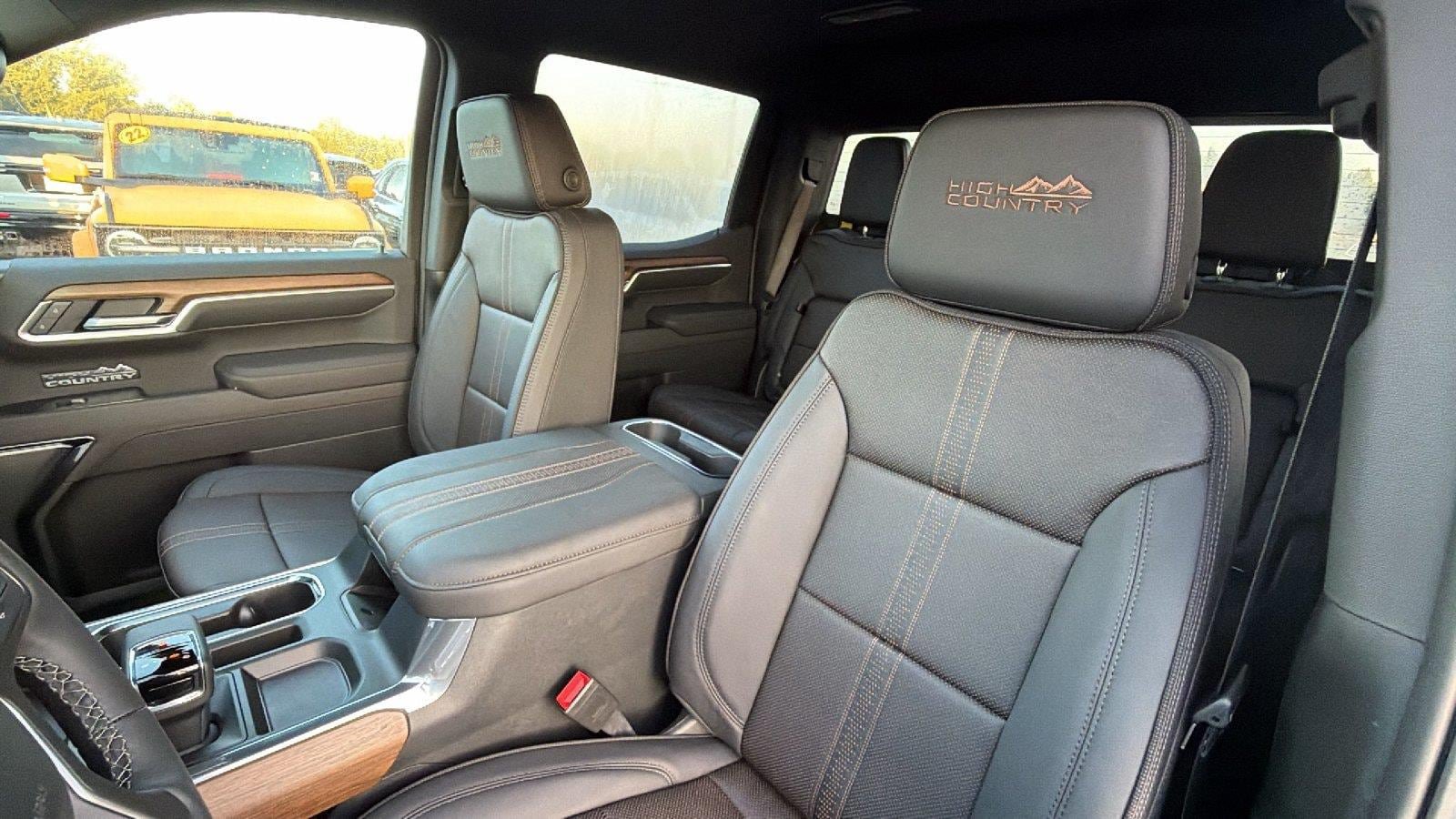 New 2026 Chevrolet Silverado 1500 High Country w/ Z71 Off-Road Package AWD/4WD image 18