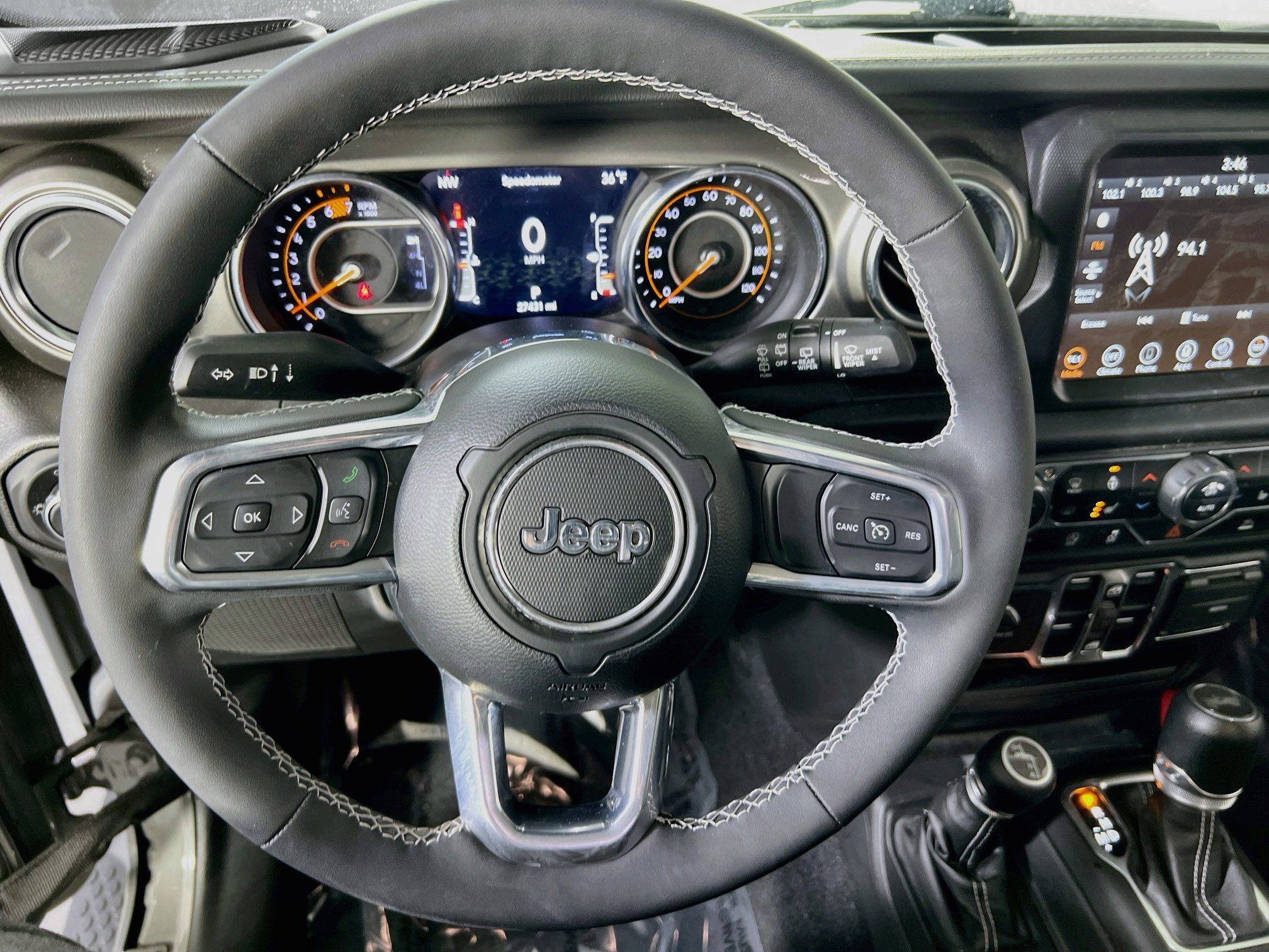 Used 2023 Jeep Wrangler Unlimited Sahara w/ Cold Weather Group AWD/4WD image 11