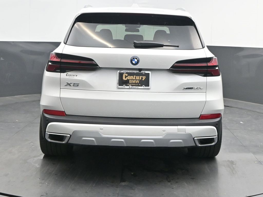 New 2026 BMW X5 xDrive50e image 6