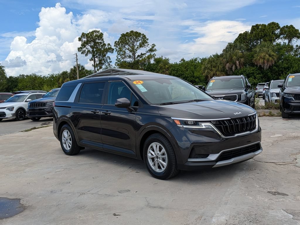 Certified 2024 Kia Carnival LX FWD image 2