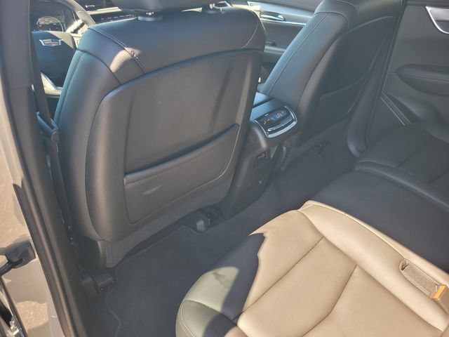 Used 2024 Cadillac XT6 Luxury AWD/4WD image 14