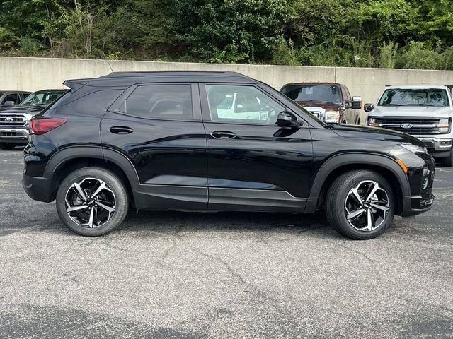 Used 2022 Chevrolet TrailBlazer RS FWD image 2