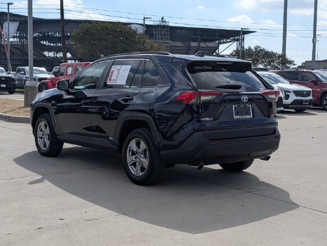 Used 2023 Toyota RAV4 XLE AWD/4WD image 9