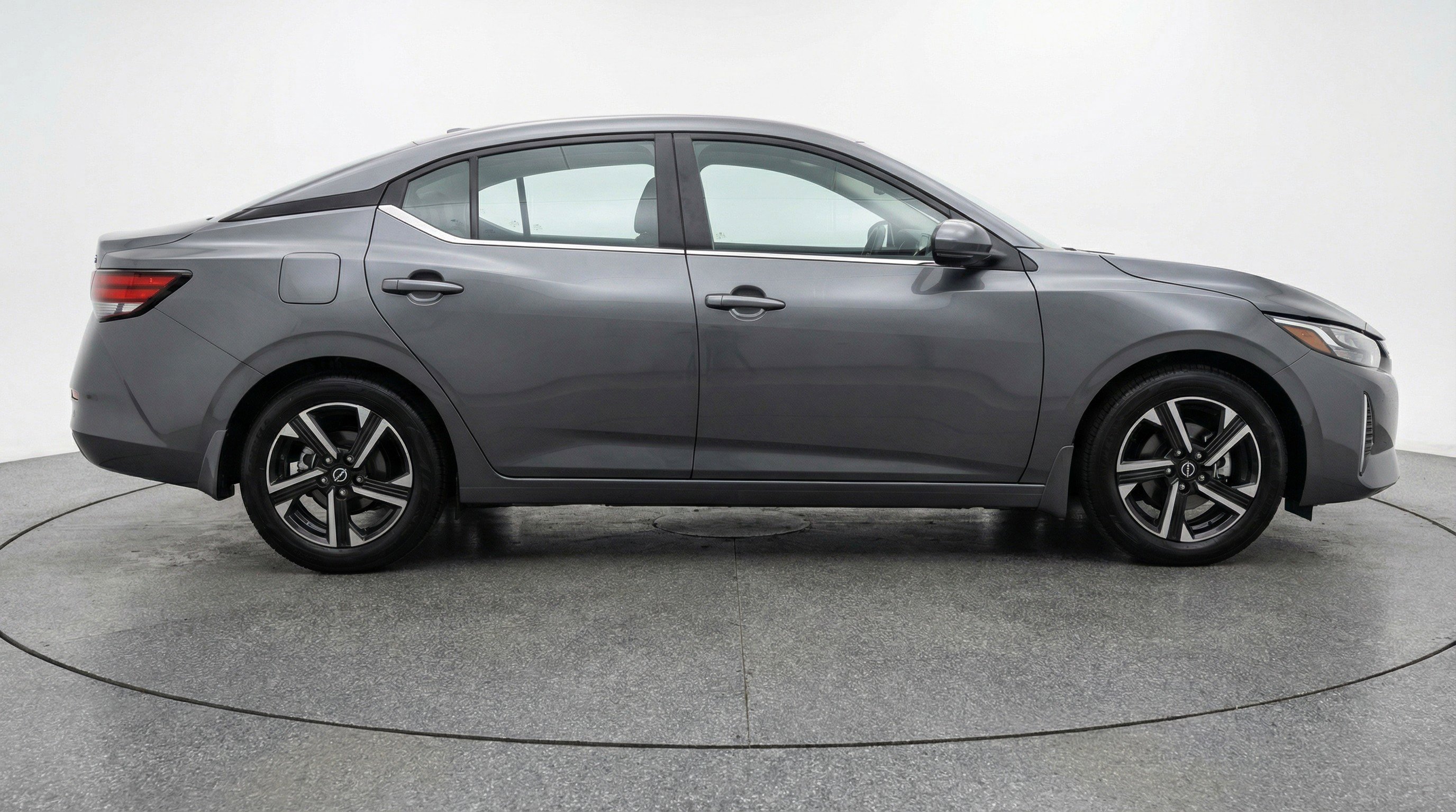 Used 2025 Nissan Sentra SV FWD image 11