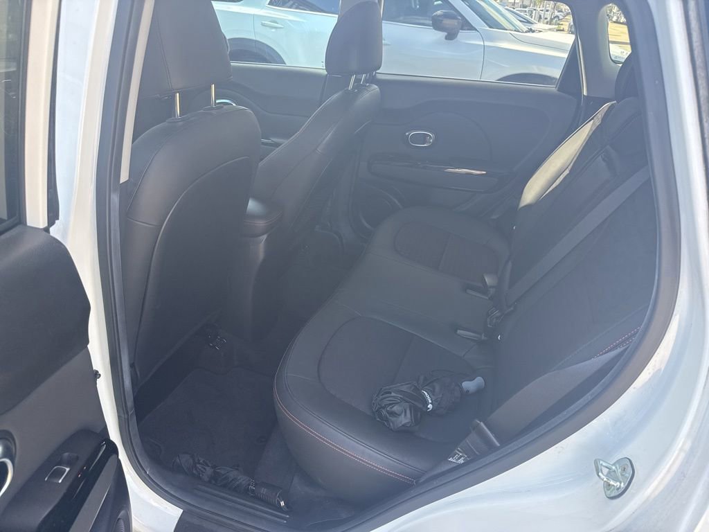 Used 2018 Kia Soul ! image 7